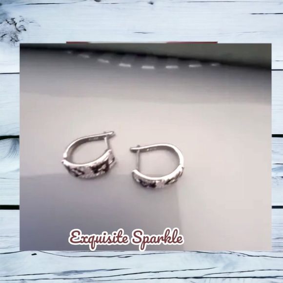 🖤 Gorgeous Sterling Silver  Black &White Micro Pave Floral Earrings - Picture 13 of 13